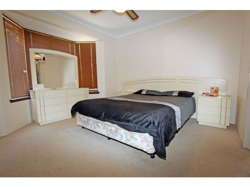 8 Amulla Court, Halls Head WA 6210