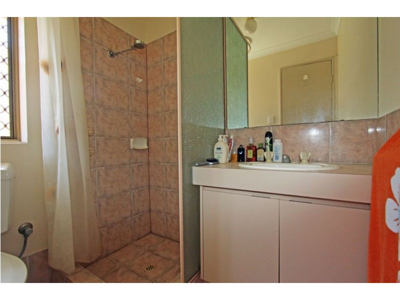 8 Amulla Court, Halls Head WA 6210