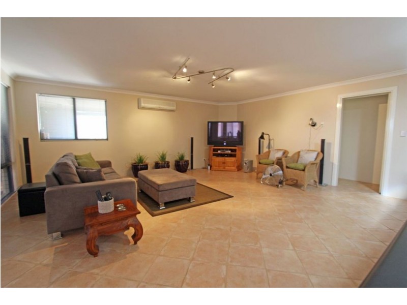 9 Duyfken Way, Dudley Park WA 6210