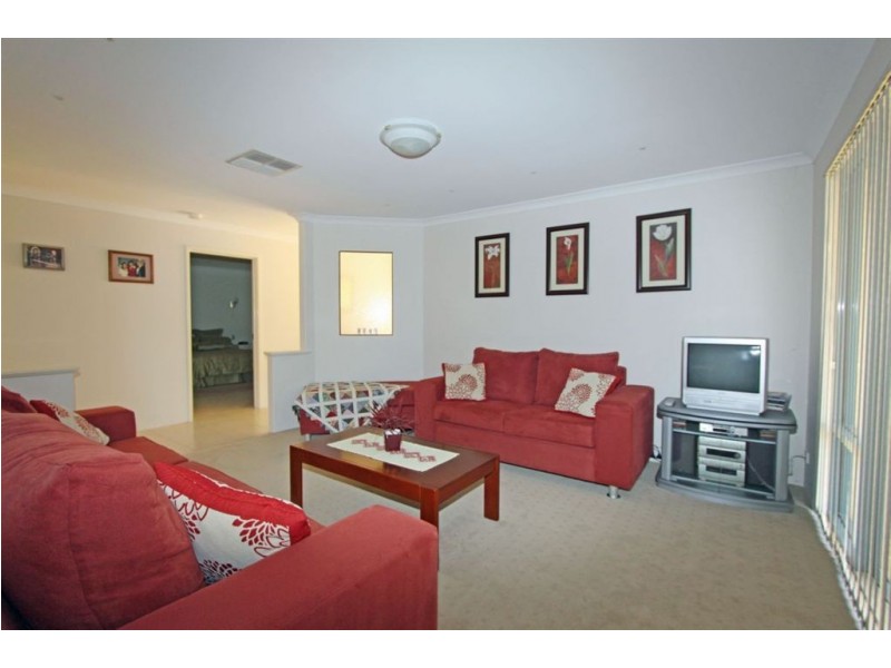 22 Jubata Gardens, Dudley Park WA 6210