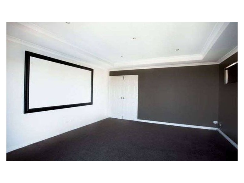 33 Waterlily Drive, Dudley Park WA 6210