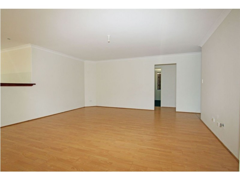 4 Arlette Pass, Lakelands WA 6180