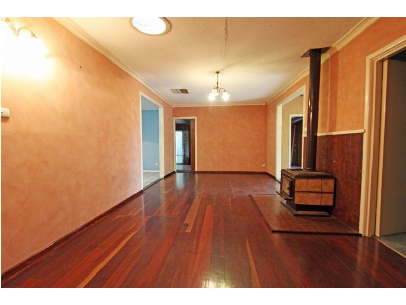 10 Loxton Street, Dudley Park WA 6210