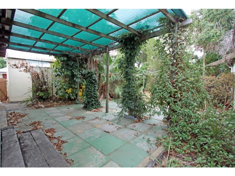10 Loxton Street, Dudley Park WA 6210