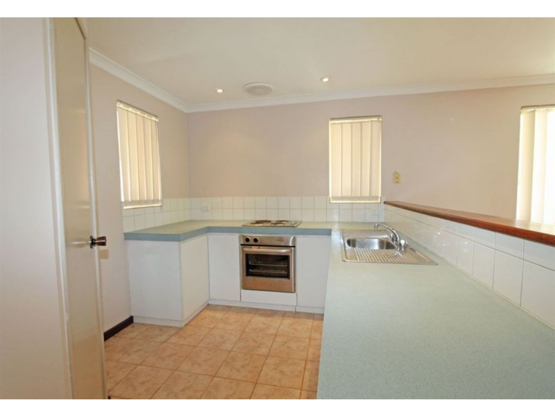 32 Cambridge Drive, Greenfields WA 6210