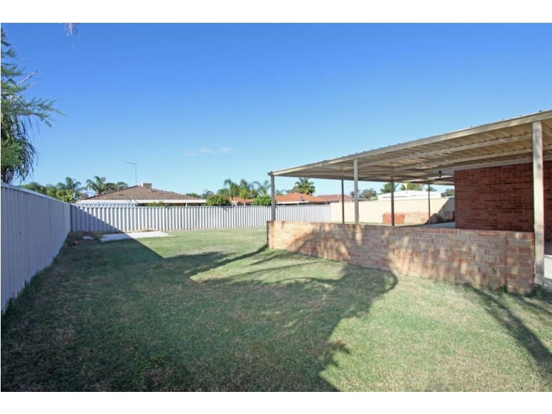 32 Cambridge Drive, Greenfields WA 6210