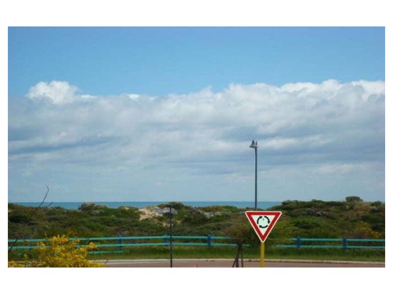 67 Lord Hobart Drive, Madora Bay WA 6210