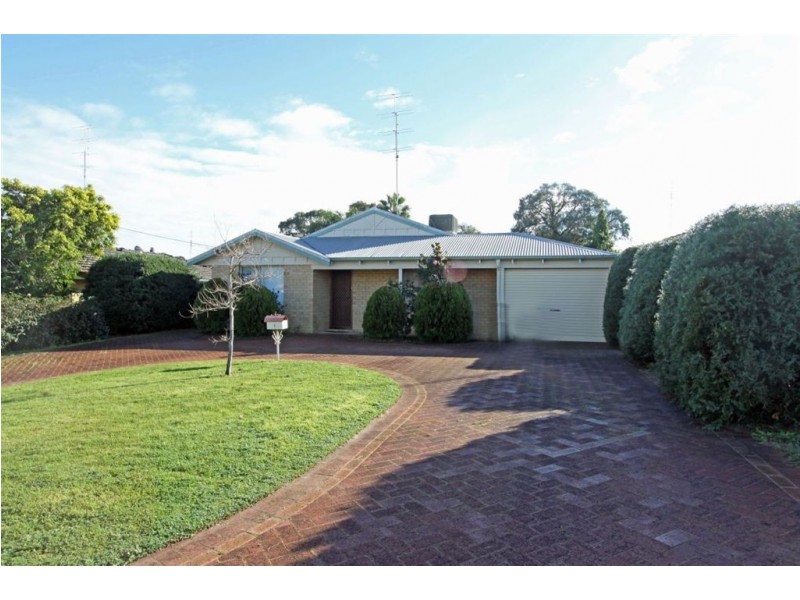 4 Neil Place, Waroona WA 6215