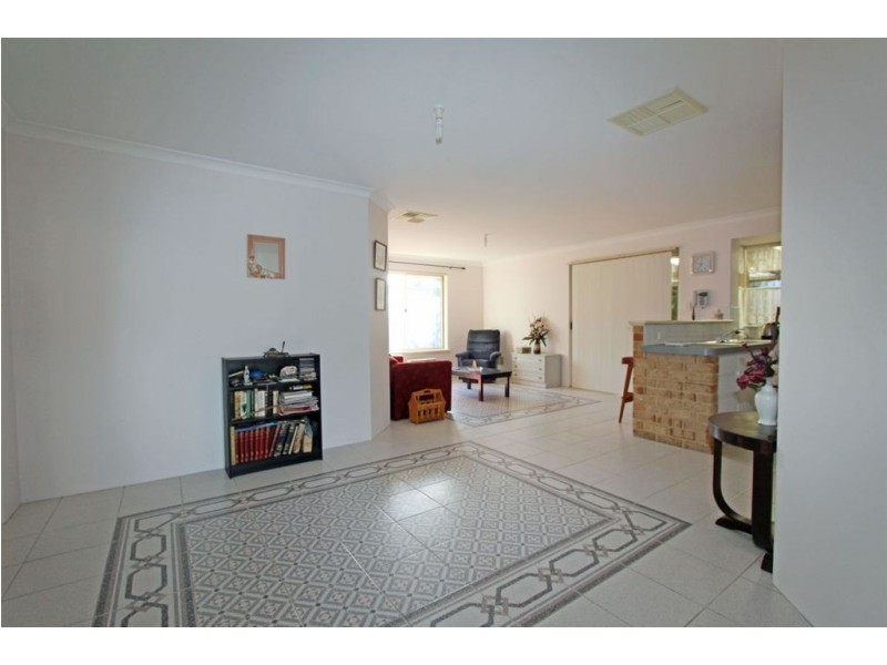 4 Neil Place, Waroona WA 6215