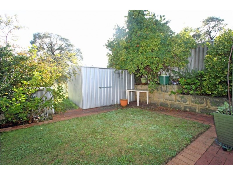 4 Neil Place, Waroona WA 6215