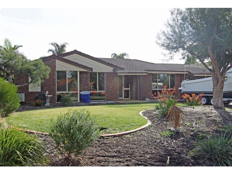 3 Oakdale Close, Halls Head WA 6210