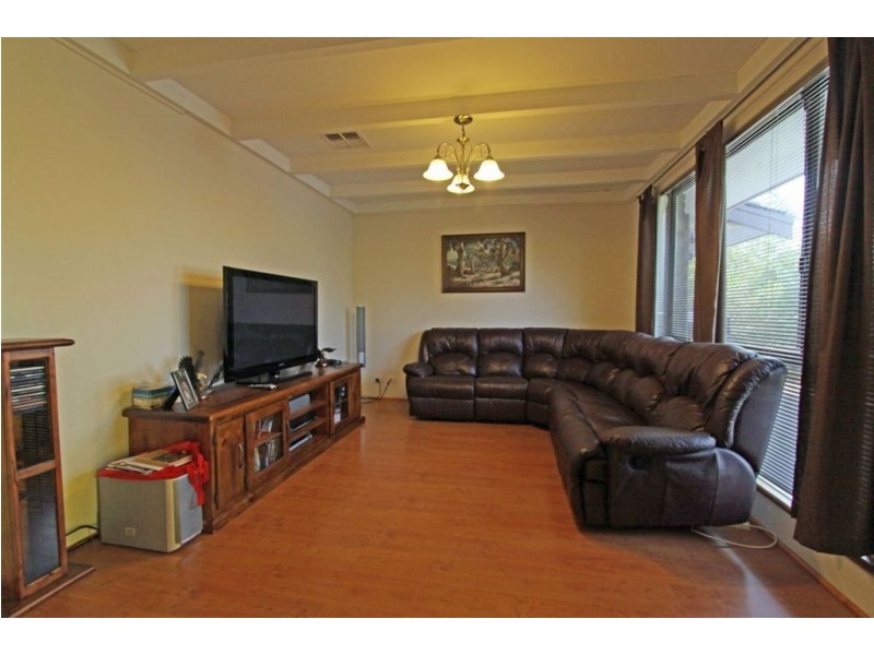 3 Oakdale Close, Halls Head WA 6210
