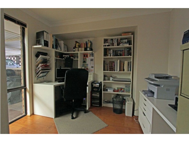 3 Oakdale Close, Halls Head WA 6210