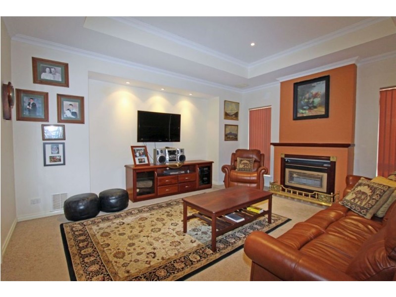 11 Shelduck Way, Dudley Park WA 6210