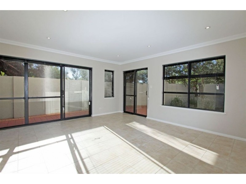 16/1 Marina Quay Drive, Erskine WA 6210