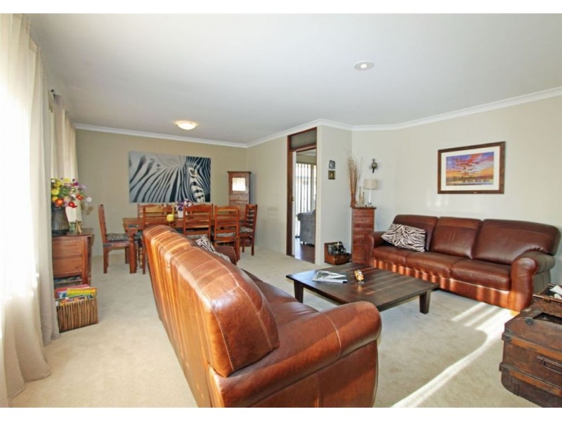 8 Clipper Way, Halls Head WA 6210