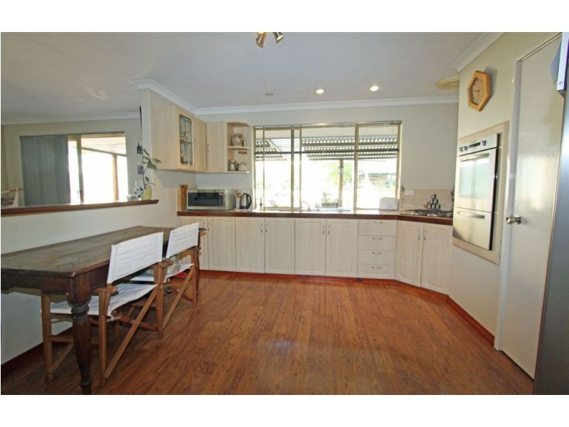 8 Clipper Way, Halls Head WA 6210