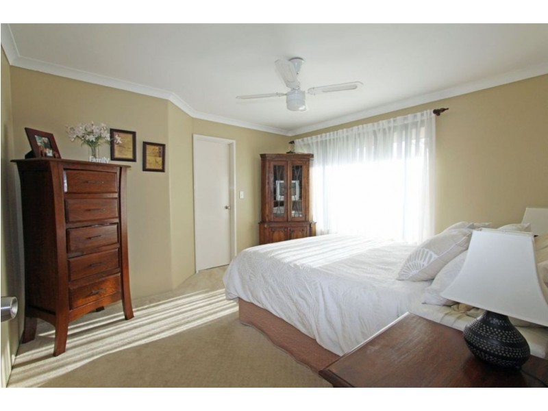 8 Clipper Way, Halls Head WA 6210