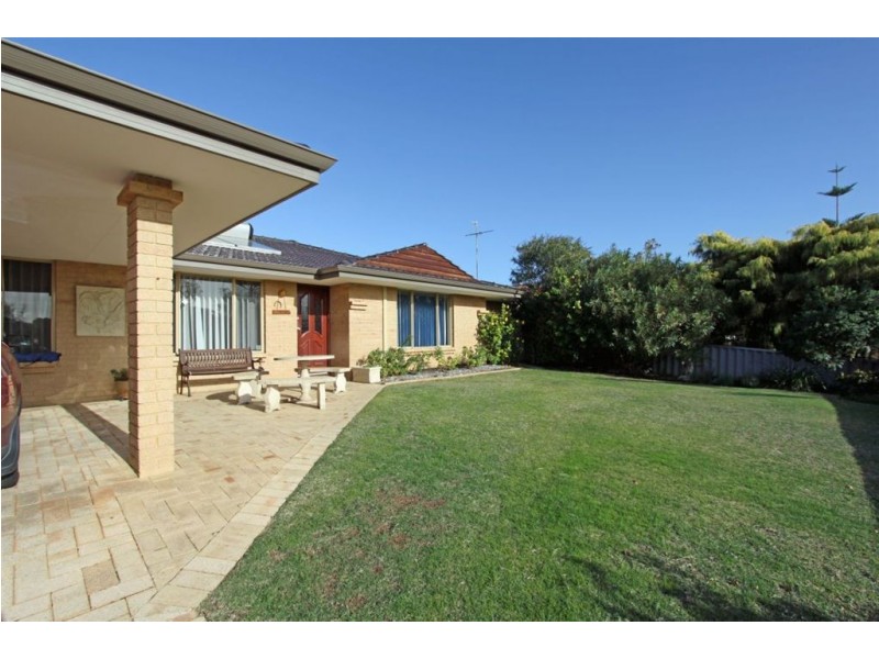 8 Clipper Way, Halls Head WA 6210