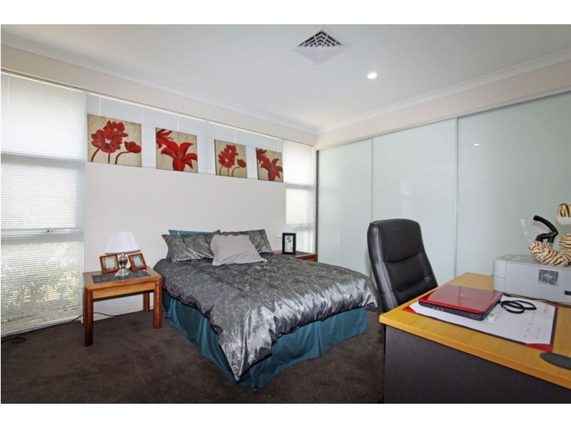 1 Portland Pass, Meadow Springs WA 6210