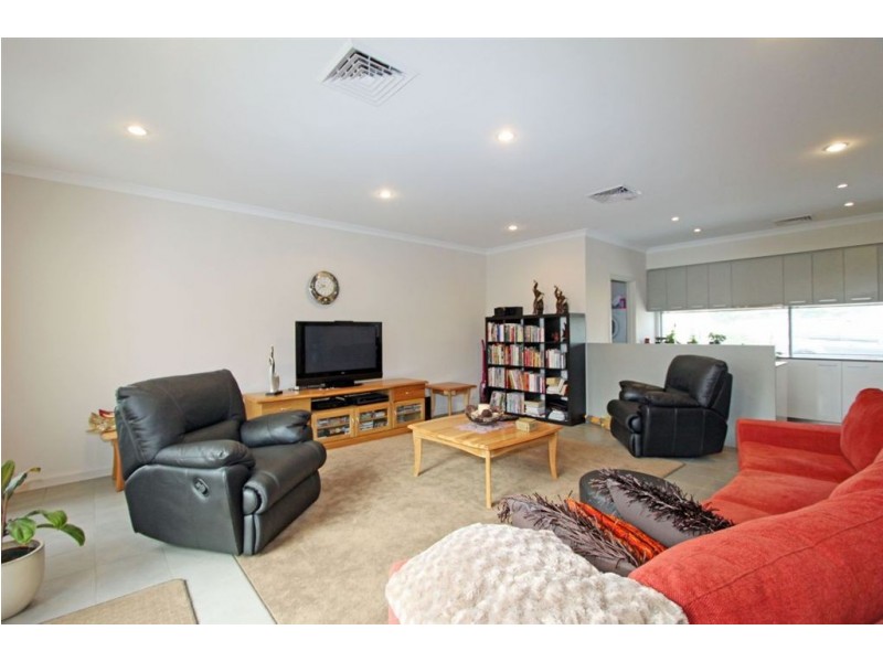 1 Portland Pass, Meadow Springs WA 6210