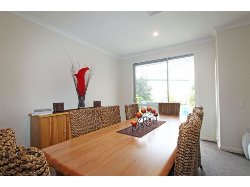 1 Portland Pass, Meadow Springs WA 6210