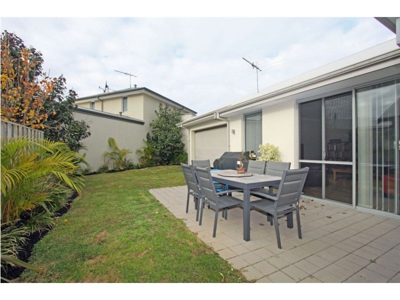 1 Portland Pass, Meadow Springs WA 6210