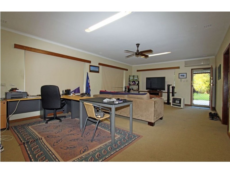 20 Leighton Road East, Halls Head WA 6210
