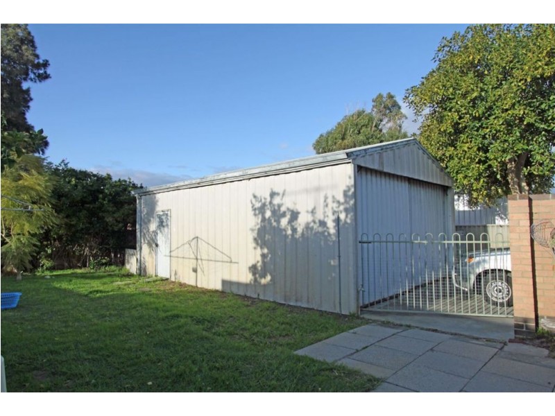 20 Leighton Road East, Halls Head WA 6210