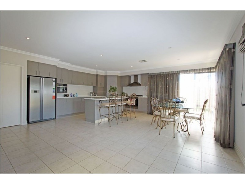 16 Bush View, Wannanup WA 6210