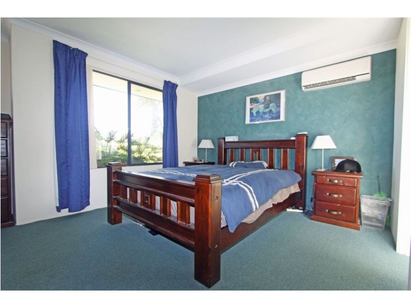 8 Discovery Cove, Halls Head WA 6210