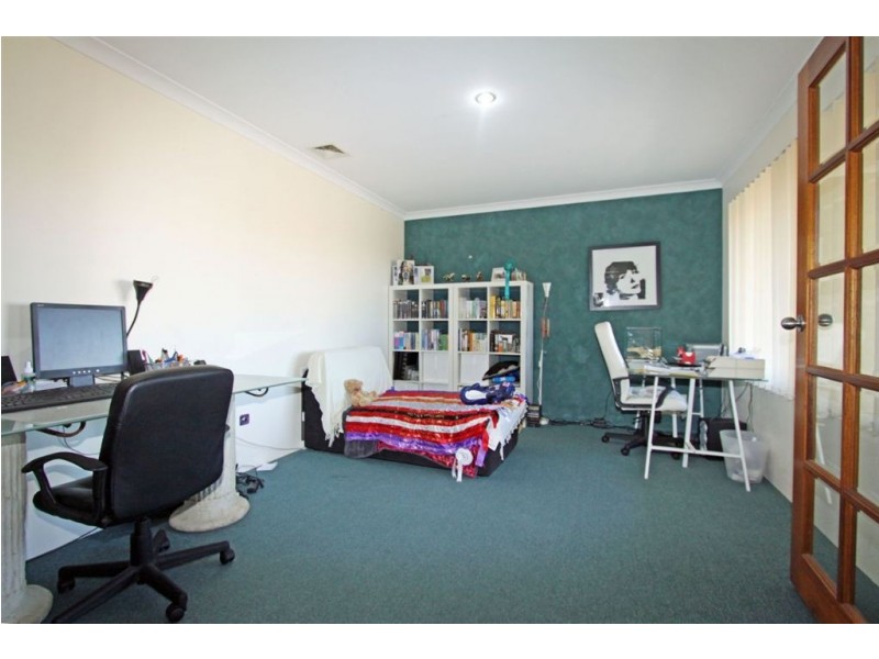 8 Discovery Cove, Halls Head WA 6210