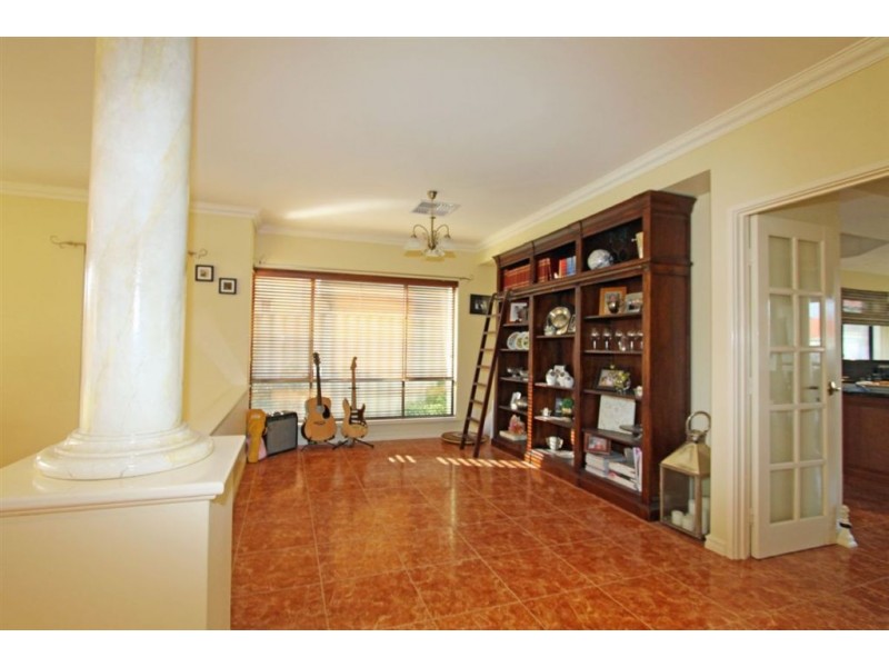 53 Ronsard Drive, San Remo WA 6210