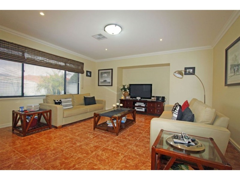 53 Ronsard Drive, San Remo WA 6210
