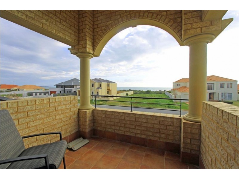 53 Ronsard Drive, San Remo WA 6210