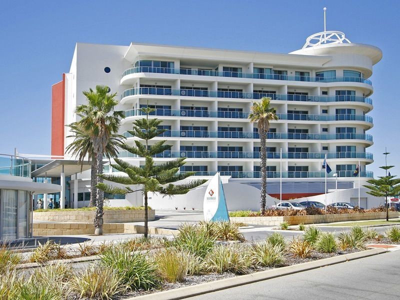 306/16 Dolphin Drive, Mandurah WA 6210