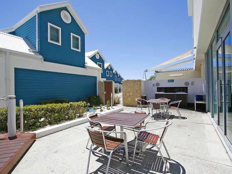 306/16 Dolphin Drive, Mandurah WA 6210