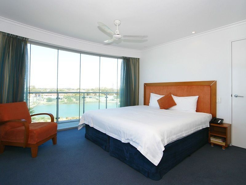 306/16 Dolphin Drive, Mandurah WA 6210