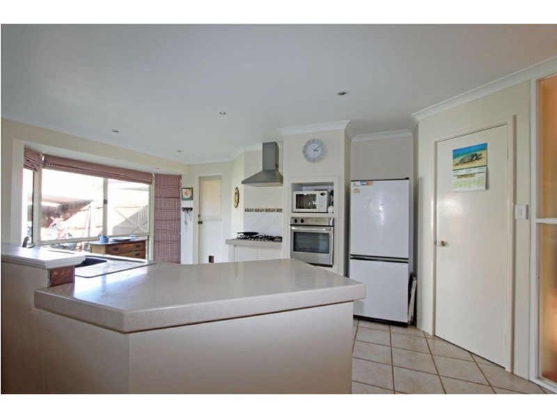 12 Suncrest Meander, Meadow Springs WA 6210