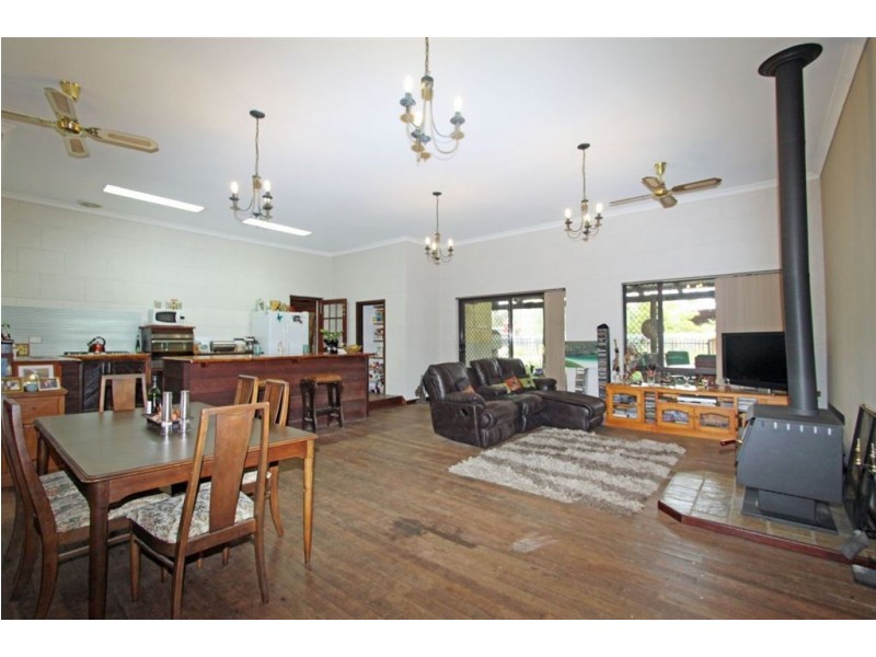 11 Church Street, North Dandalup WA 6207