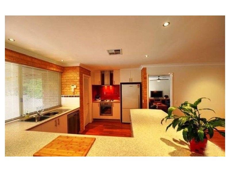 18 Seawind Drive, Silver Sands WA 6210