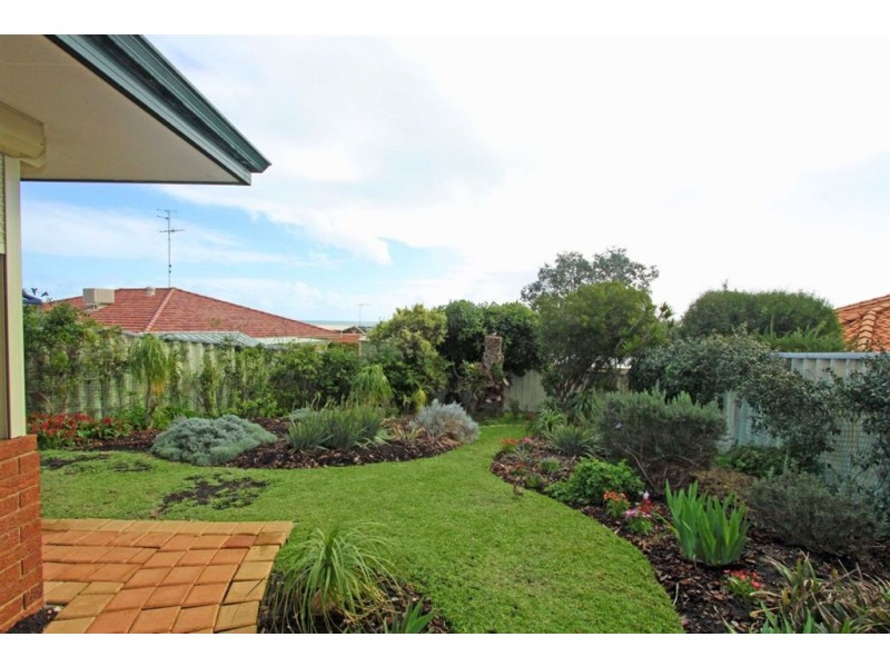 2/5 Fulmar Place, Halls Head WA 6210