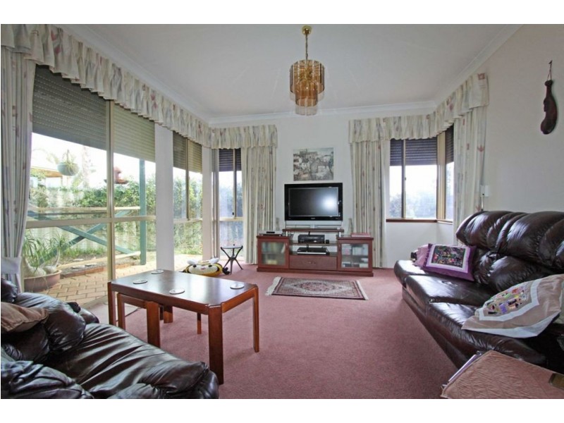 2/5 Fulmar Place, Halls Head WA 6210