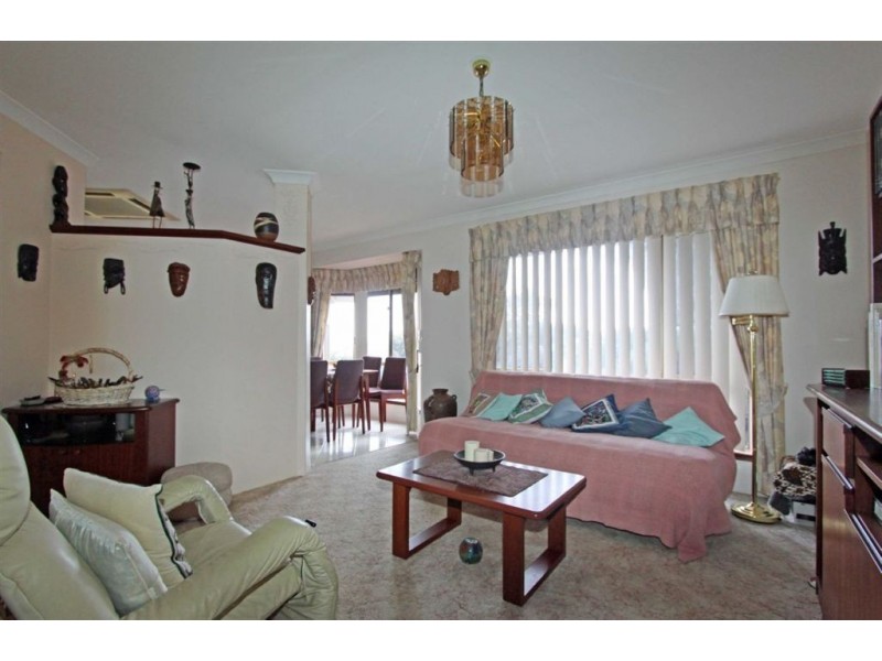 2/5 Fulmar Place, Halls Head WA 6210