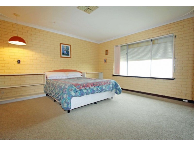 40A Halls Head Parade, Halls Head WA 6210