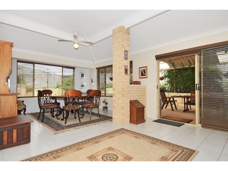 12 Carnoustie Gardens, Meadow Springs WA 6210