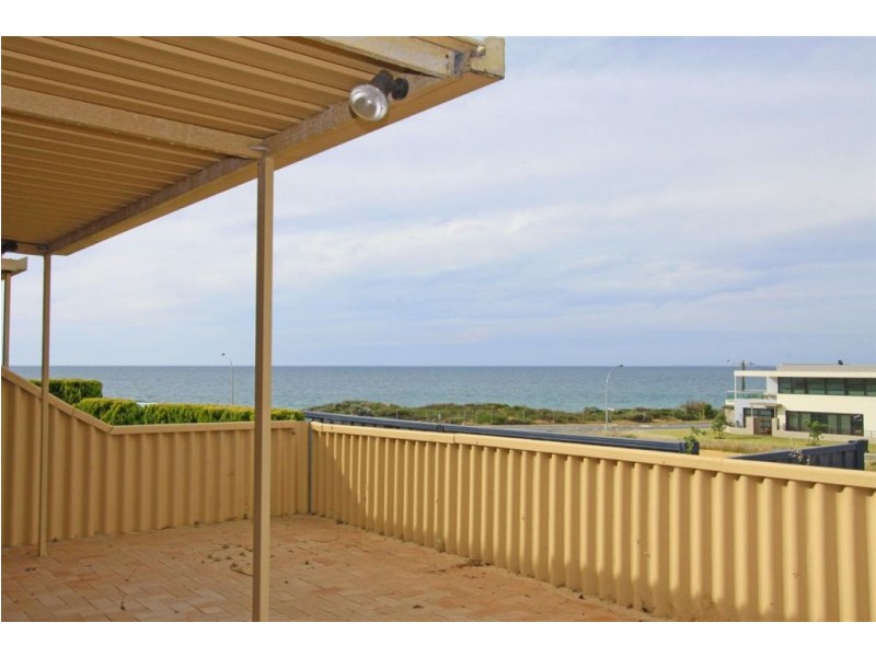 7/35A Halls Head Parade, Halls Head WA 6210