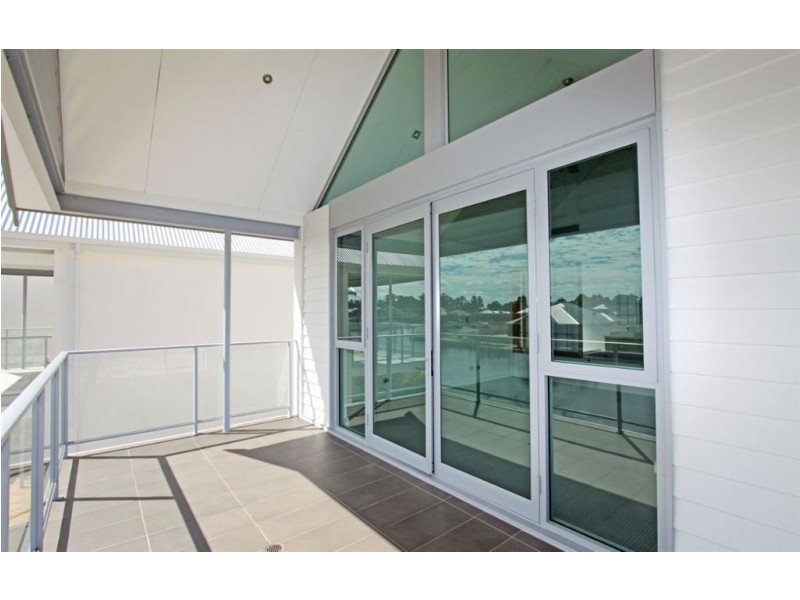 21 Tradewinds Retreat, Dudley Park WA 6210