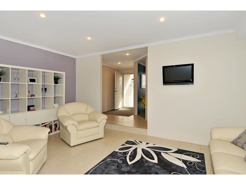 6 Salome Crescent, Lakelands WA 6180