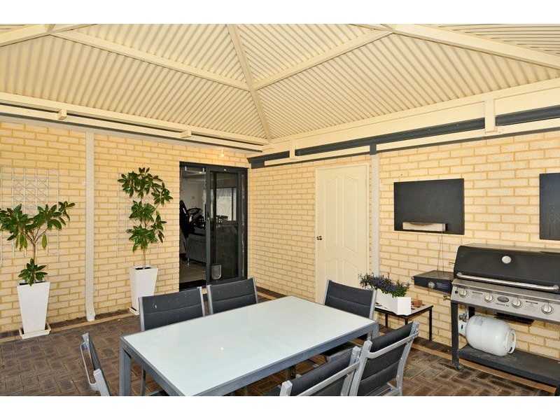 6 Salome Crescent, Lakelands WA 6180